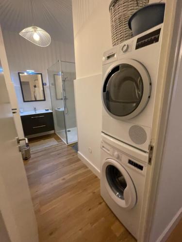 Photo de la galerie de l'établissement Appartement neuf, 2 chambres, climatisé, route des Sanguinaires, à Ajaccio