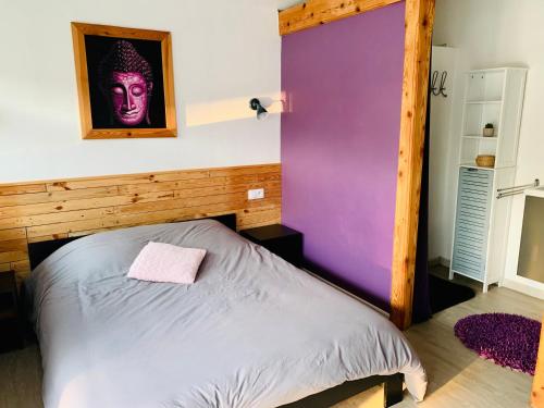 Postel nebo postele na pokoji v ubytování Chambre double "le pêcher" saillans
