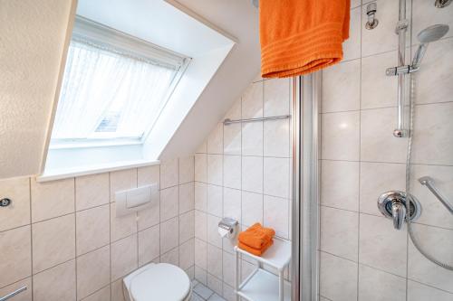 Ein Badezimmer in der Unterkunft Haus Nordstrand Berliner Strasse 1a