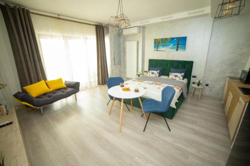Studio 60 By The Beach Mamaia, FREE PARKING Casa del Mar
