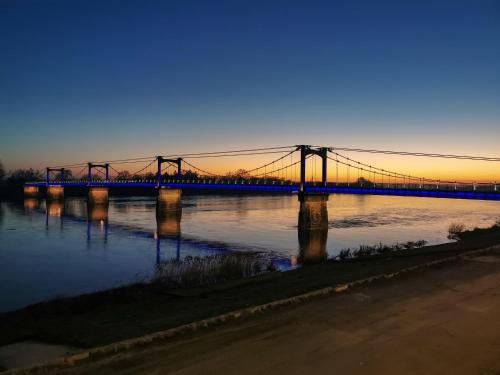 Photo de la galerie de l'établissement Les Rauches - Quai Loire - Suite 2 Chambres, à Châteauneuf-sur-Loire