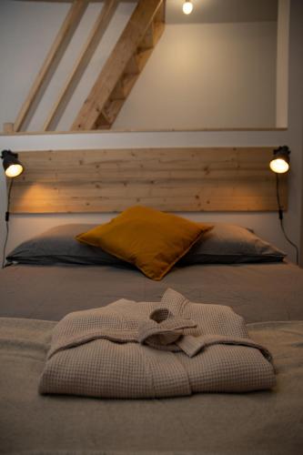 Photo de la galerie de l'établissement Ô COSY , DUPLEX, JACUZZI, TERRASSE., à Villedieu-les-Poêles