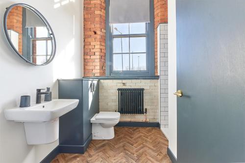 Kylpyhuone majoituspaikassa No 2 at Simpson Street Apartments Sunderland