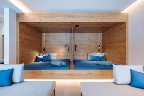 Una cama o camas en una habitación de The Secret Sölden