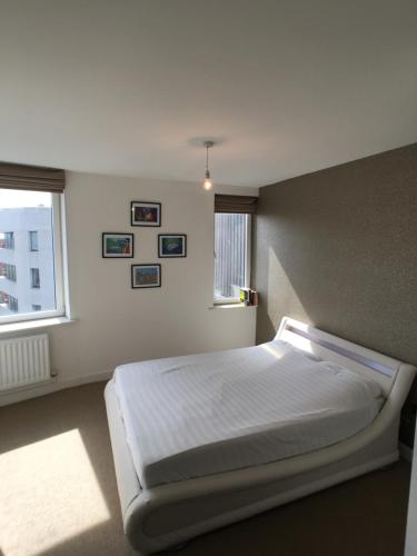 Gallery image of Luxury 2 Bed Penthouse Apartment near station in London