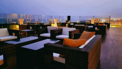 Posezení v ubytování El Doria Hotel