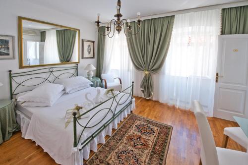 Old Town Apartments next to the beach 2