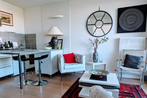 Charming bright T2 balcony parking telework