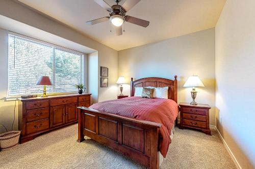 Llit o llits en una habitació de Creekside Comfort