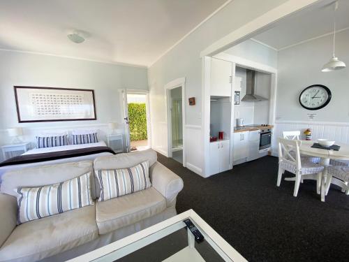 Gallery image of Mangonui Waterfront Apartments in Mangonui