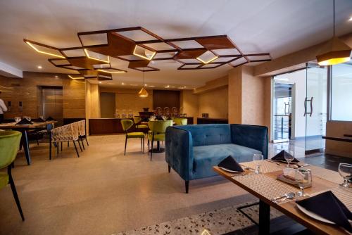 Hotel One Tower Gulberg, Lahoreにあるシーティングエリア