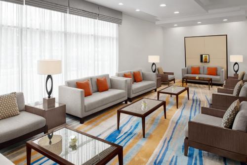 Holiday Inn Express Dubai Safa Park by IHG Image