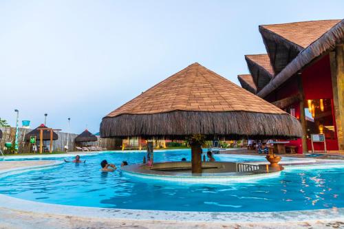 Bazén v ubytování Carnaubinha Praia Resort nebo v jeho okolí