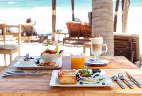 Jídlo v hotelu nebo okolí