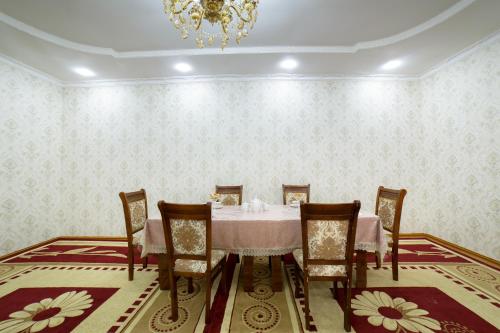 Posezení v ubytování Sulaymon Guest House