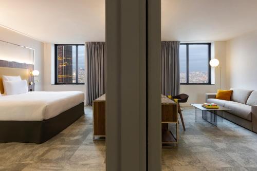 Katil atau katil-katil dalam bilik di Pullman Paris Montparnasse
