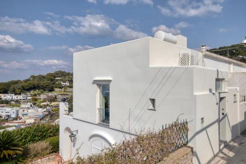 Το κτήριο όπου στεγάζεται  η παραθεριστική κατοικία