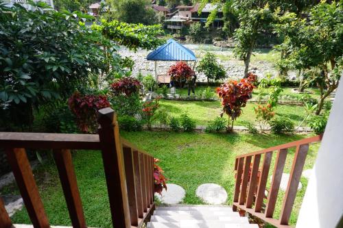 Κήπος έξω από το JungleRiverHouse & JungleRiverResort