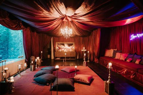 Kings Mansion for 26 guests! – Photos 2
