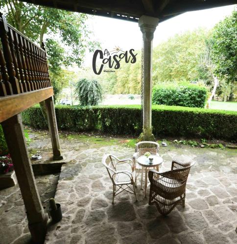 Taman di luar As Casas Ribeira Sacra