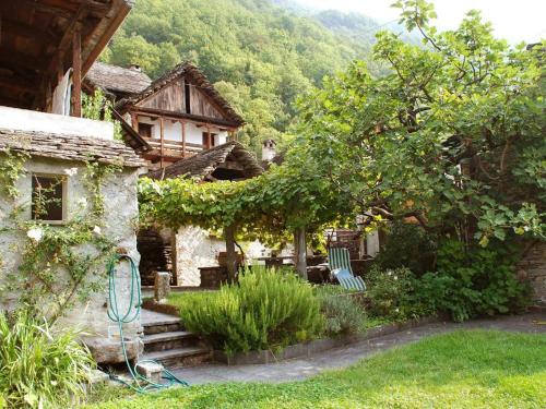 Un jardín fuera de Rustico Pult