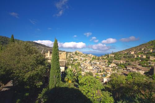 Descubre los mejores hoteles en Mallorca con media pensión 6 Hostal Miramar