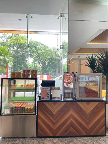 Makanan di atau berdekatan hotel