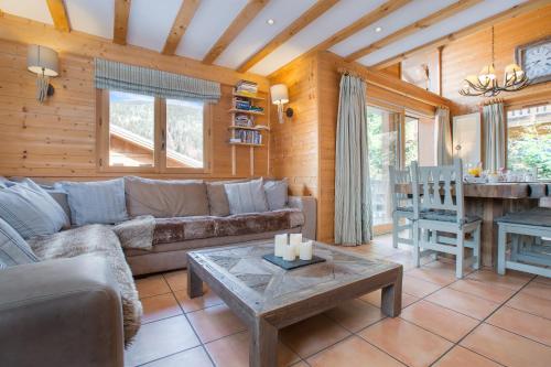 Chalet Muguet Gauche with Hot Tub Sleeps 10 Central Morzine