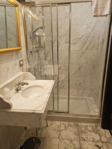 Salle de bains dans l'établissement Palazzo Paruta & Wellness Suites