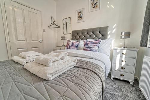 Krevet ili kreveti u jedinici u objektu Guest Homes - New Street Residence
