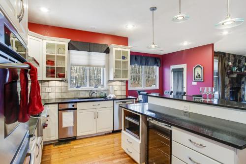 Gallery image of Mountain Oasis in Long Pond