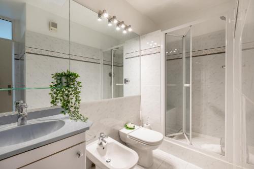 45 Croisette Apartment - Prime Location - Beach & Palais by Foot - AC photo 4