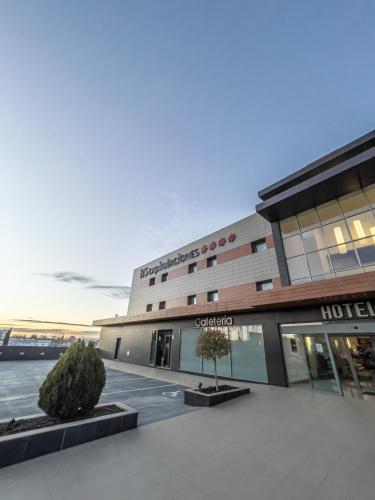 a large building with a building at BS Capitulaciones in Santa Fe