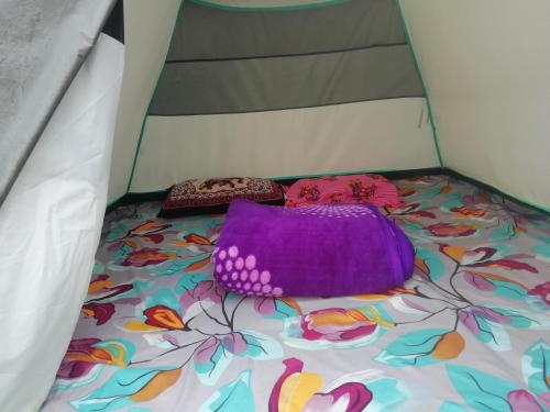 מיטה או מיטות בחדר ב-Coorg River Rock Camping