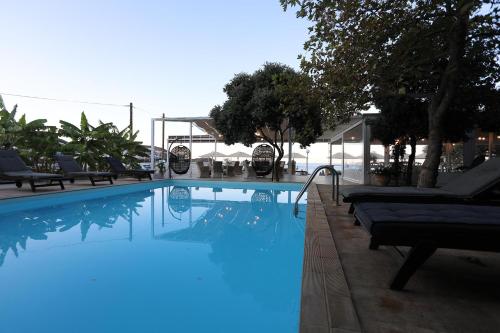 Niriides Beach Hotel