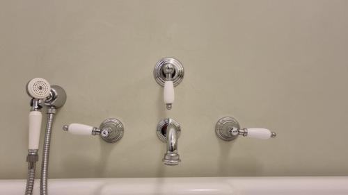Salle de bains dans l'établissement Dada