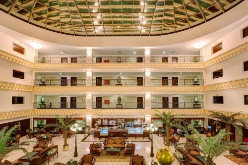 an image of the lobby of a hotel at Habitat Hotel All Suites - Jeddah in Jeddah
