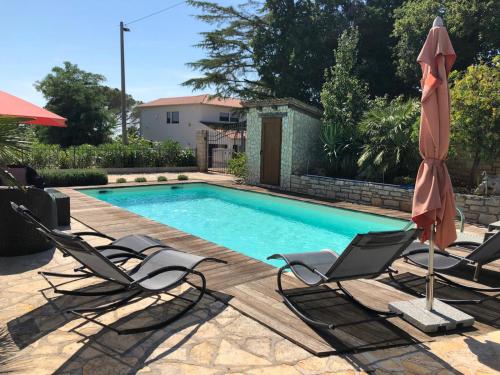 Bazén v ubytování Casa Stefanie nebo v jeho okolí