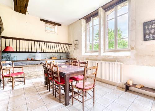 Ruang duduk di Nunki, Maison de campagne avec grand jardin