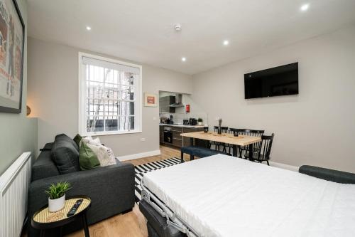 Gallery image of Host & Stay - Stunning Georgian Multi-Unit Townhouse Apartment in Liverpool
