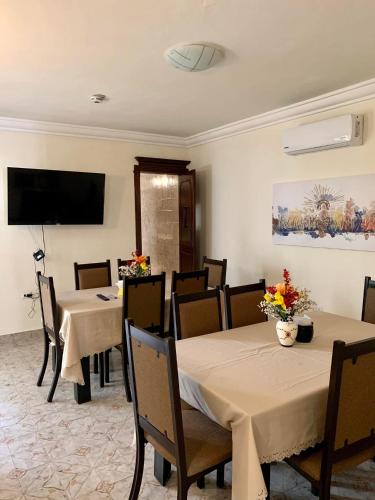 TV a/nebo společenská místnost v ubytování Hotel Boutique Villas Segovia Cozumel