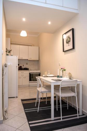 Apartment in Athens 150meters from subway