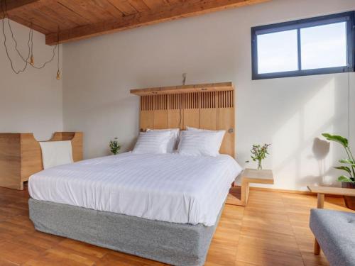 Ένα ή περισσότερα κρεβάτια σε δωμάτιο στο Inn in Ternaard near Heritage