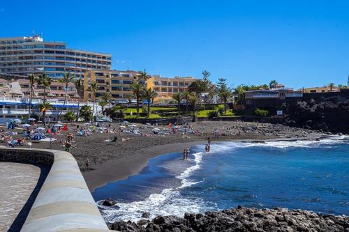 Costa Isora Frontline & Pool By Paramount Holidays