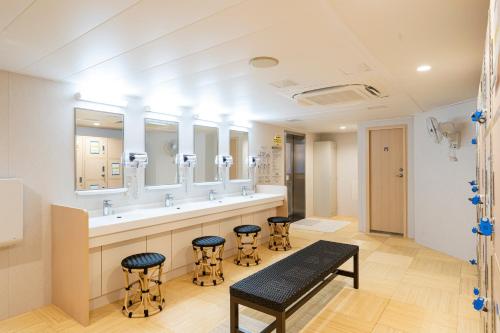 Gallery image of Meimon Taiyo Ferry 2nd sailing from Osaka to Kitakyushu in Osaka