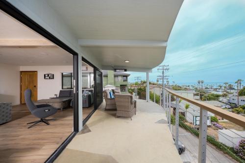 Stunning architectural Penthouse with white water views