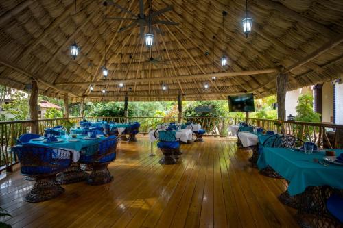 Gallery image of Mariposa Belize Beach Resort in Placencia Village