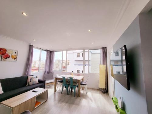Stylish 3 Bedroom Penthouse in Marbella Centre with Large Pool close to the Beach