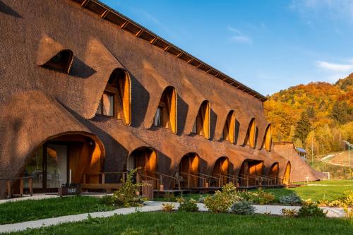 hotel-cuibul-de-lemn-r-nov-romania-booking