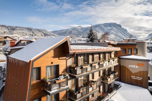 Nespecifikovaný výhled na hory nebo výhled na hory při pohledu z hotelu